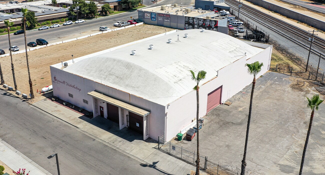 1945 W Yale Ave, Fresno, CA à vendre Photo du bâtiment- Image 1 de 7