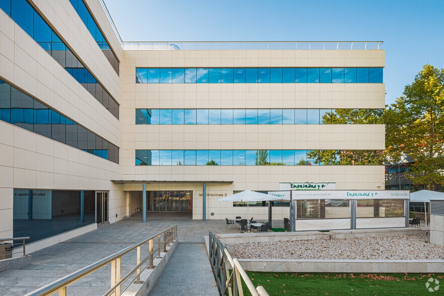 Calle Isla Graciosa, 3, San Sebastián de los Reyes, Madrid à louer - Photo du bâtiment - Image 2 de 6