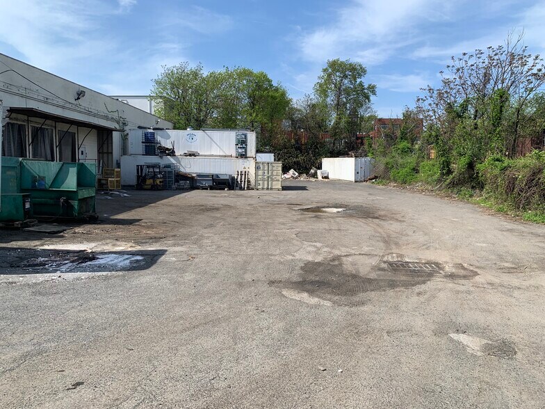 475 Bloy St, Hillside, NJ à louer - Photo du bâtiment - Image 3 de 5