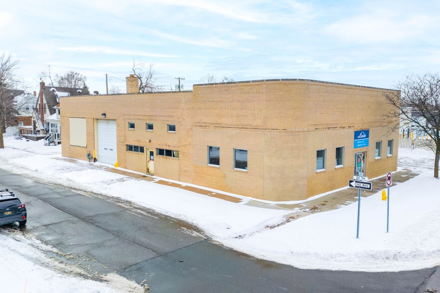 2025 Eureka Rd, Wyandotte, MI for sale - Building Photo - Image 2 of 16