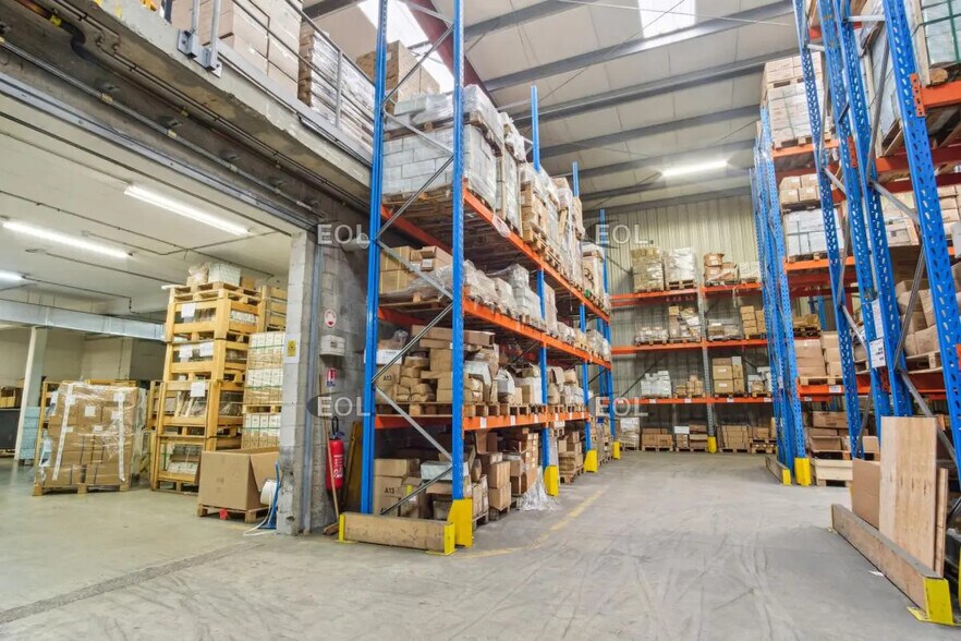 Industrial in Mormant for sale - Building Photo - Image 3 of 11