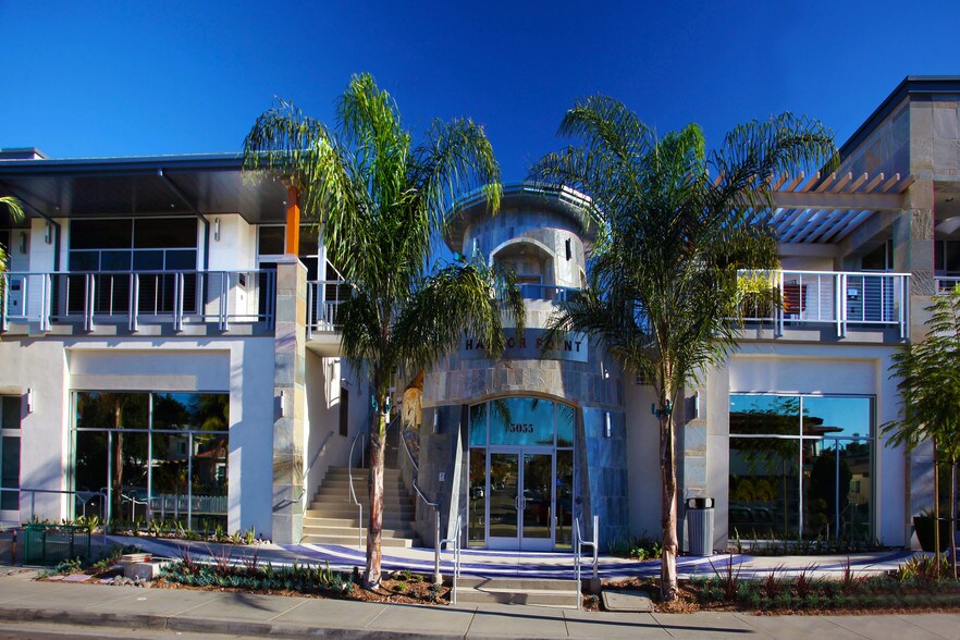5055 N Harbor Dr, San Diego, CA à louer - Photo du bâtiment - Image 3 de 8