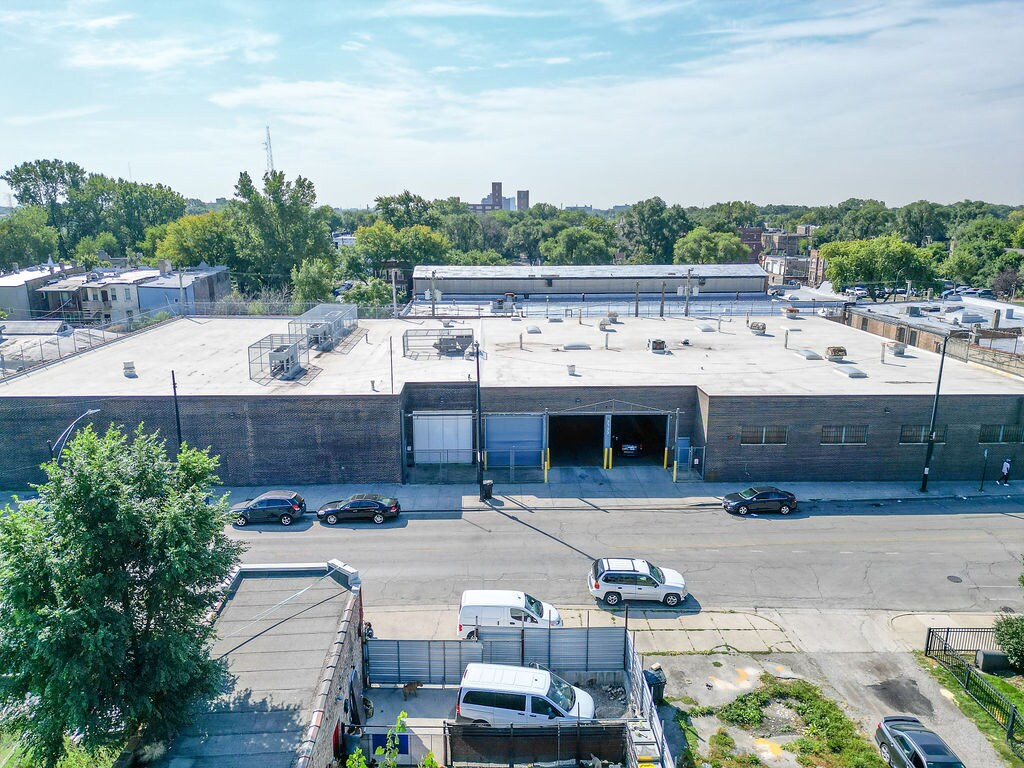2733 W Harrison St, Chicago, IL à vendre Photo du bâtiment- Image 1 de 45