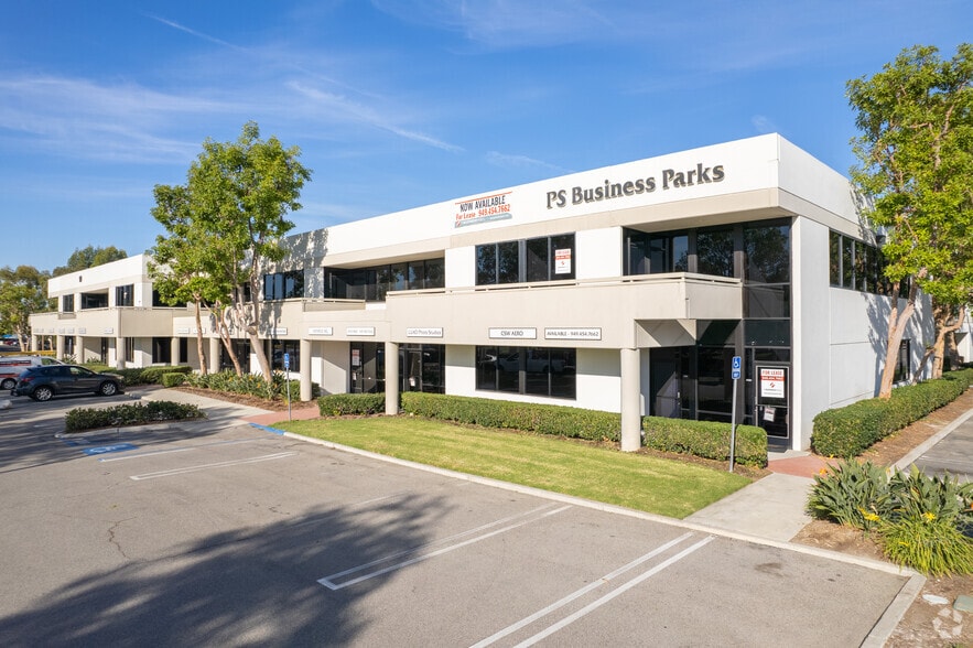 16 Hughes, Irvine, CA à louer - Photo du bâtiment - Image 1 de 19