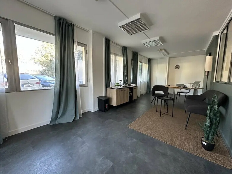 Retail in Montpellier for lease - Building Photo - Image 2 of 12