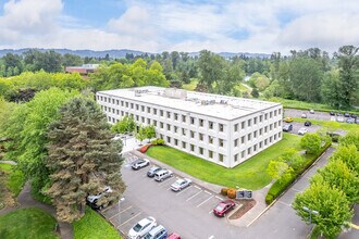 1600 Valley River Dr, Eugene, OR - AERIAL  map view