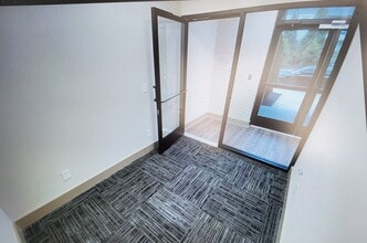 130 Cinema Dr, Hendersonville, TN à louer Photo intérieure- Image 2 de 2