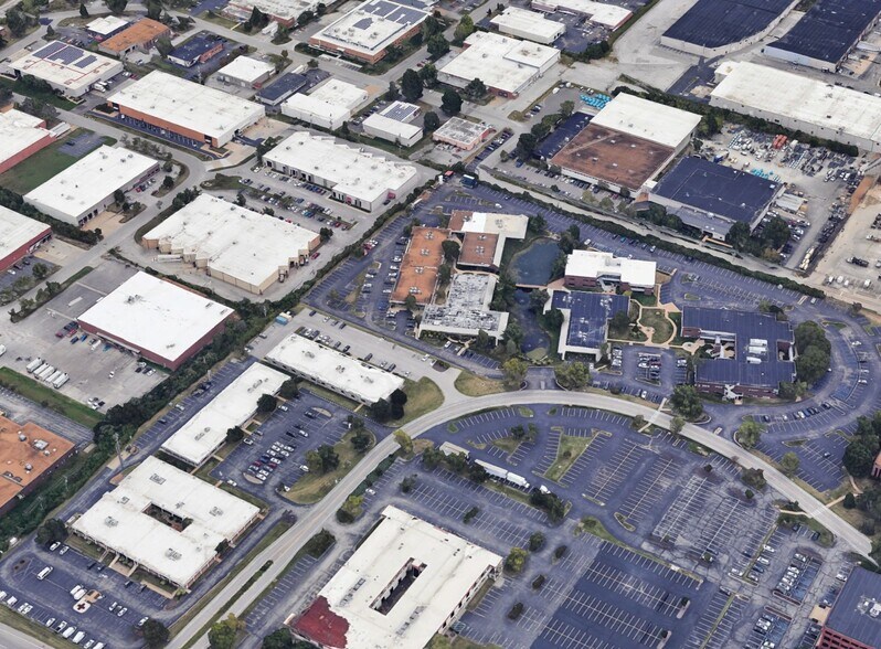 10123 Corporate Square Dr, Creve Coeur, MO à louer - Aérien - Image 2 de 2