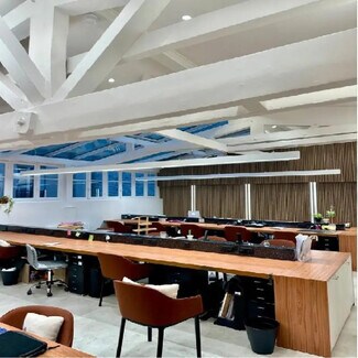 Plus de détails pour 47 Rue De Laborde, Paris - Coworking à louer