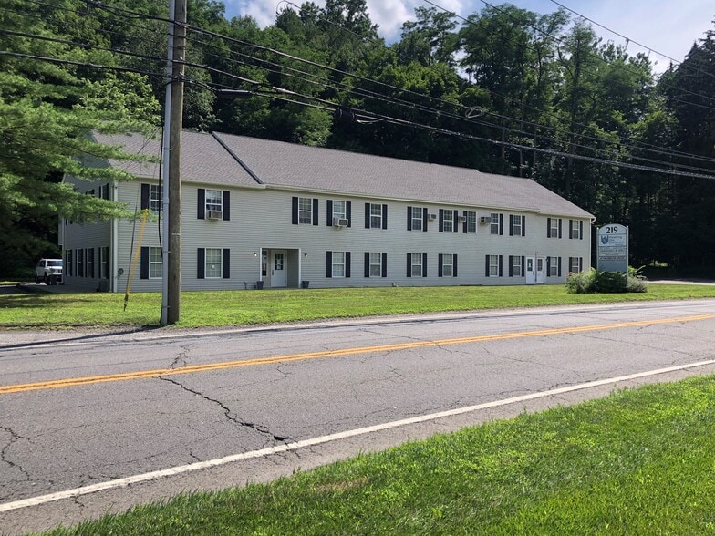 219 Kent Rd, New Milford, CT à louer - Photo du bâtiment - Image 3 de 45