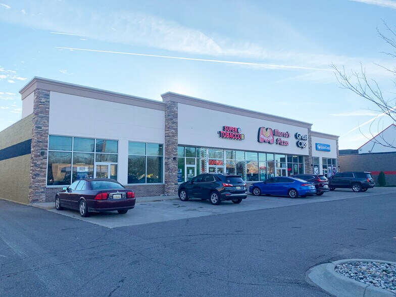 6209-6211 W Saginaw Hwy, Lansing, MI for lease - Building Photo - Image 1 of 3