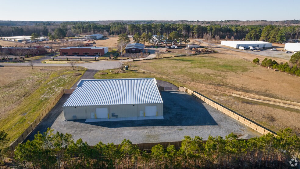 228 Airport Industrial, Clayton, NC à louer - Photo du bâtiment - Image 2 de 6