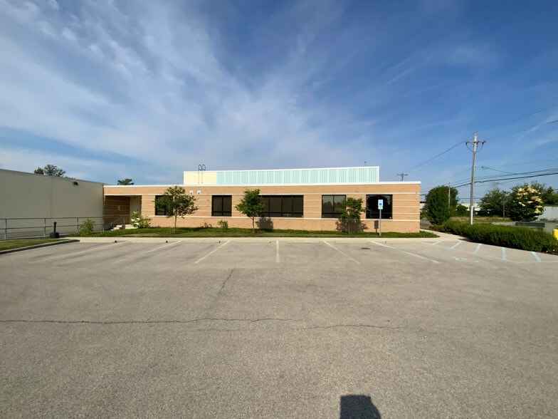 211 Sylvania Ave, Toledo, OH à louer - Photo du bâtiment - Image 2 de 12