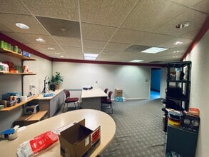 4230 W Loomis Rd, Greenfield, WI for lease Interior Photo- Image 1 of 20