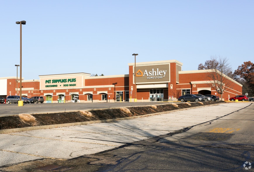 2755 W Market St, Fairlawn, OH for lease - Building Photo - Image 3 of 7