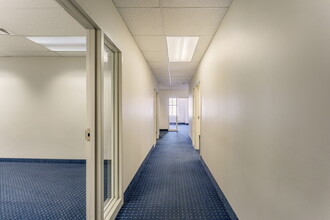 501-507 Pl d'Armes, Montréal, QC à louer Photo du bâtiment- Image 2 de 12