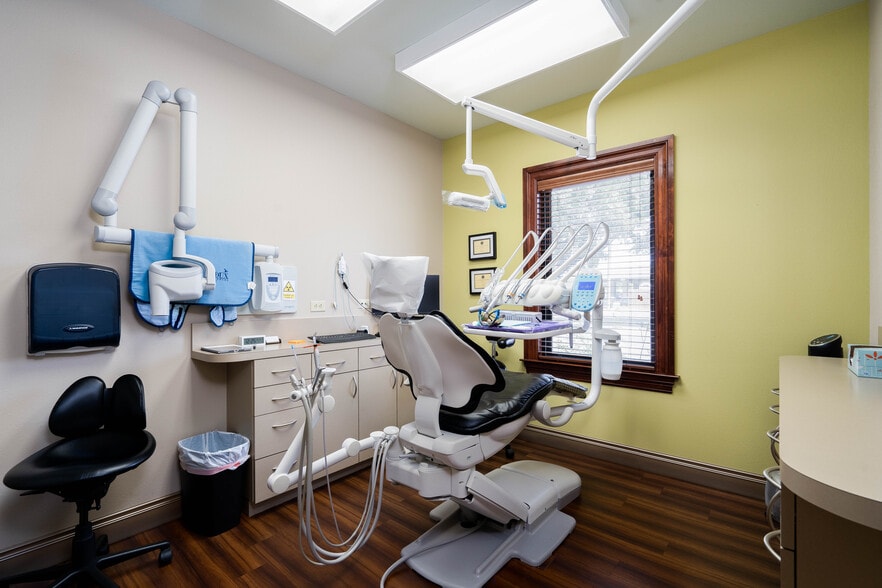 4407 Menchaca Rd, Austin, TX for lease - Building Photo - Image 3 of 9