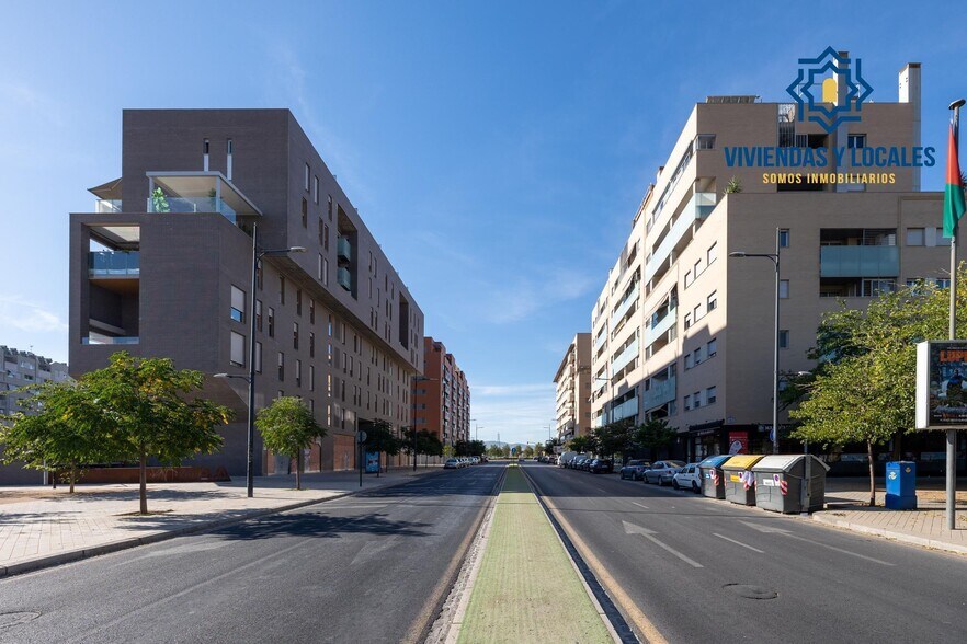 Plaza Catedrática Asunción Linares, 1, Granada, Granada for sale - Building Photo - Image 3 of 22