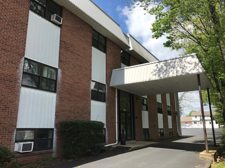 71 W Main St, Freehold, NJ for lease - Building Photo - Image 3 of 10