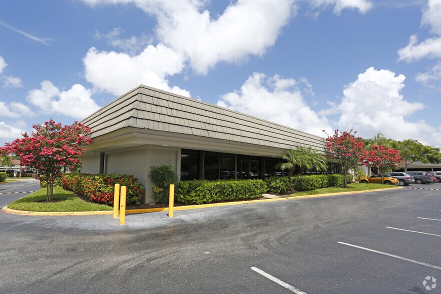 50 S Belcher Rd, Clearwater, FL à louer - Photo du bâtiment - Image 2 de 7