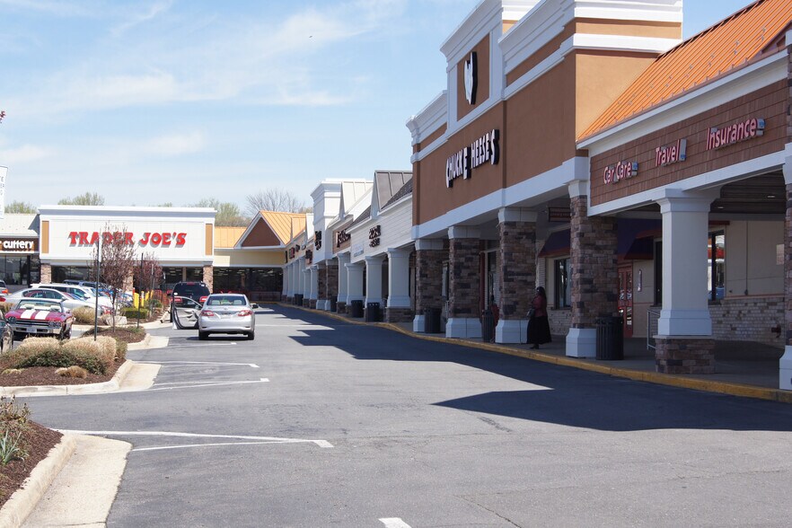 9400-9500 Main St, Fairfax, VA à louer - Photo du bâtiment - Image 2 de 6