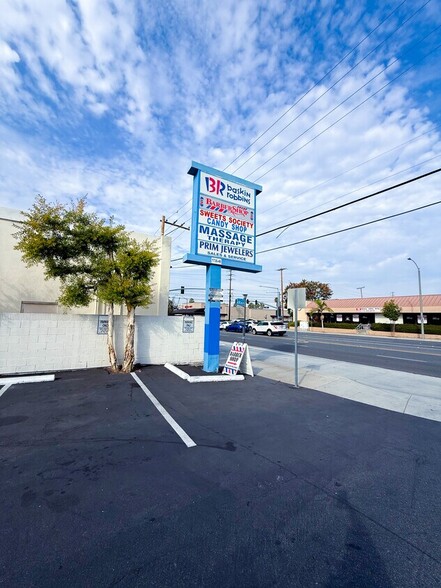 1736-1746 E Meats Ave, Orange, CA for lease - Building Photo - Image 3 of 3