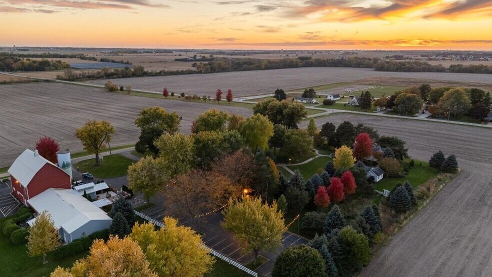 15165 Quigley Rd, Sycamore, IL à vendre - Photo du bâtiment - Image 2 de 2