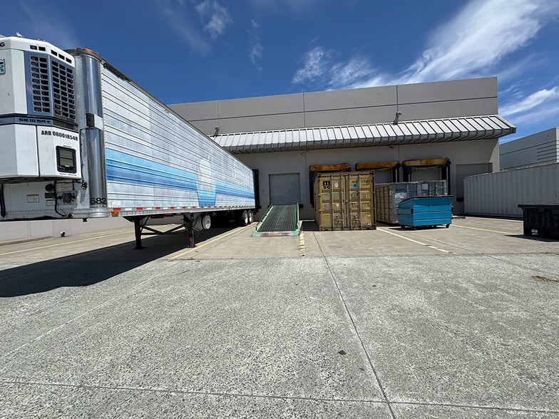 1129 Industrial Ave, Petaluma, CA for lease - Building Photo - Image 2 of 6