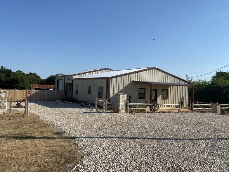 580 County Road 196, Georgetown, TX à louer - Photo du bâtiment - Image 2 de 6