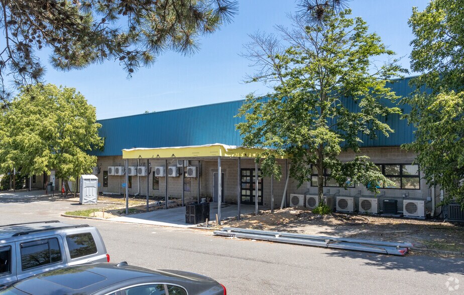 1995 Swarthmore Ave, Lakewood, NJ for lease - Primary Photo - Image 1 of 12