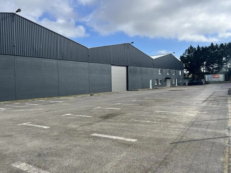 3 Rue Du Stade Sauvanet, Le Mesnil-Amelot à louer - Photo du bâtiment - Image 3 de 10