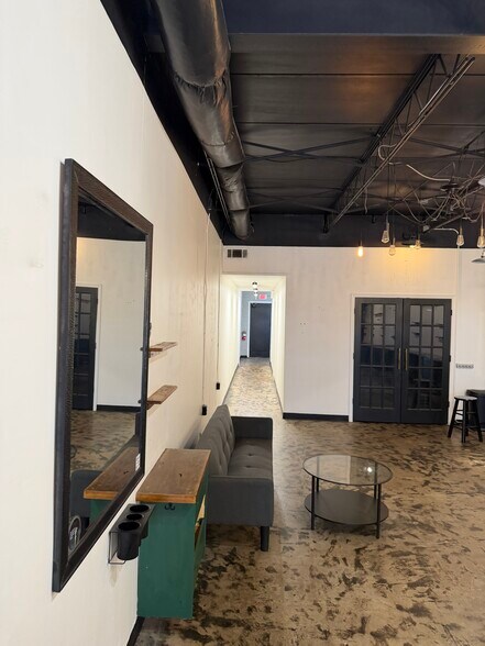 1007-1009 E Saint Mary Blvd, Lafayette, Ln, Lafayette, LA à louer - Photo du bâtiment - Image 3 de 6