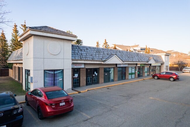 Plus de détails pour 217 Hawksbrow Dr NW, Calgary, AB - Commerce de détail à louer