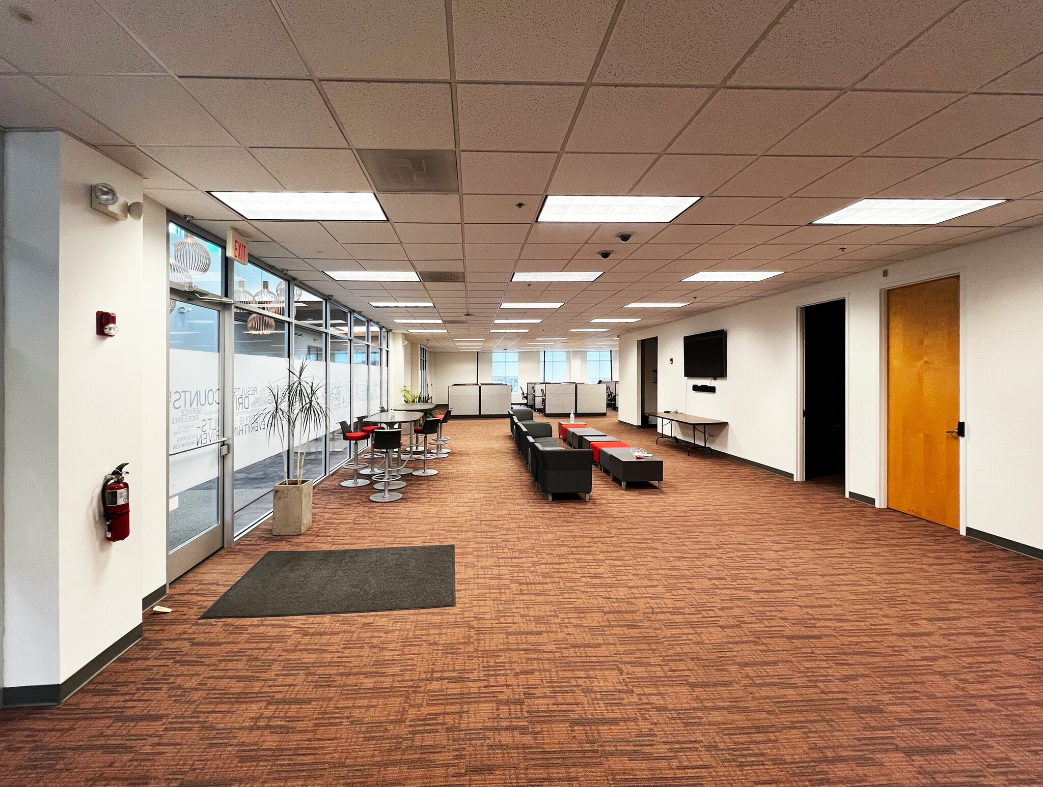 750 Estate Dr, Deerfield, IL à louer Photo intérieure- Image 1 de 5