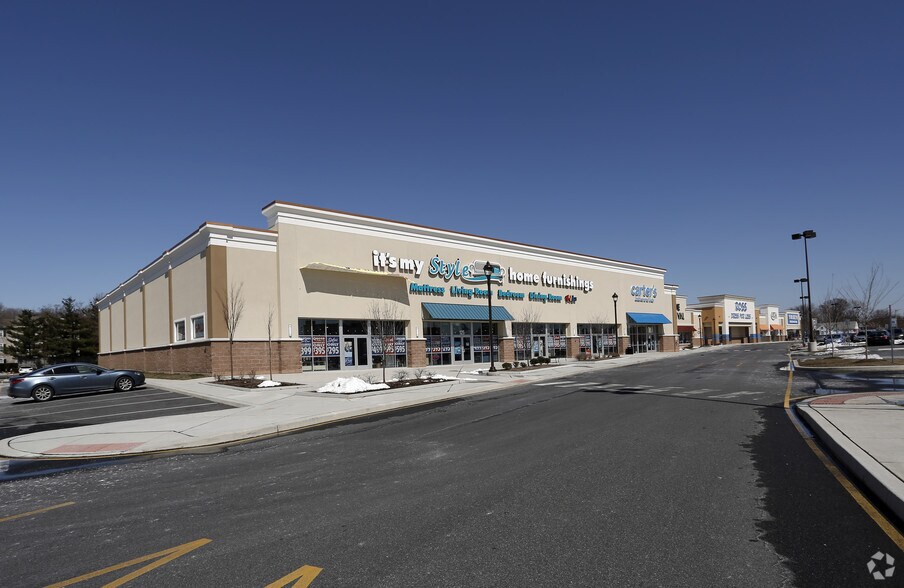 1574 N Dupont Hwy, Dover, DE à louer - Photo du bâtiment - Image 2 de 5