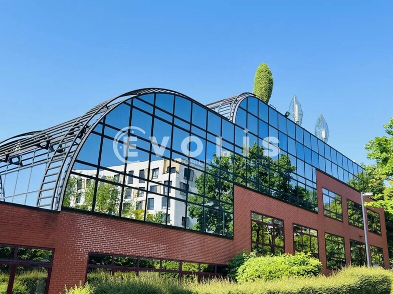 14 Rue Galilée, Champs-sur-Marne à louer - Photo du bâtiment - Image 2 de 16