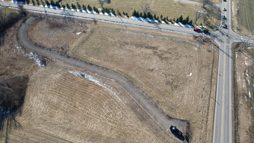 1355-1499 E Lytle 5 Points Rd, Centerville, OH à vendre - Photo du bâtiment - Image 3 de 5