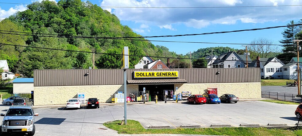 216 E Main St, Saltville, VA à vendre - Photo du bâtiment - Image 3 de 5