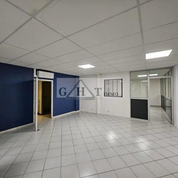 Retail in Juvisy-sur-Orge for sale - Interior Photo - Image 1 of 10