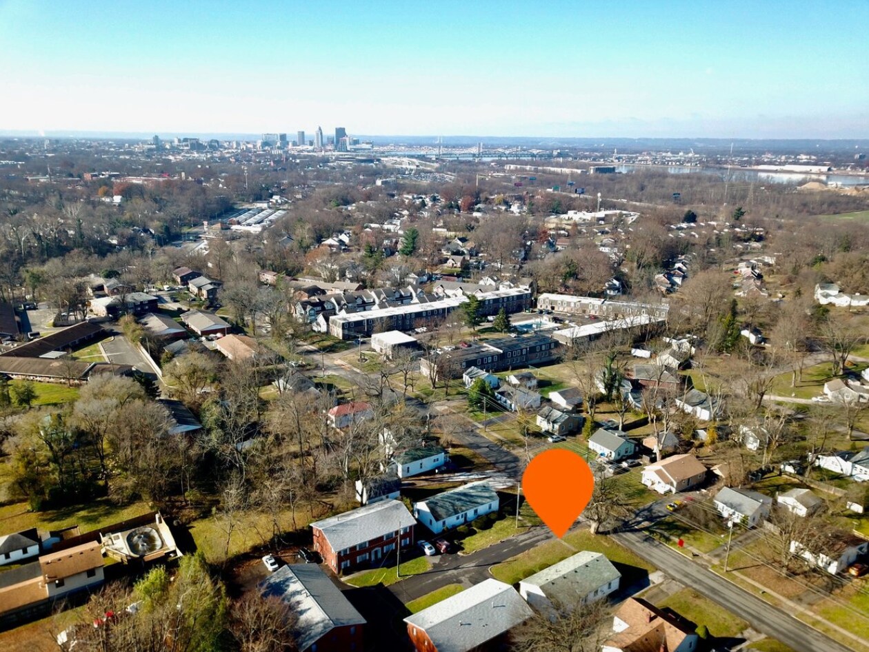 2628 Lindsay Ave, Louisville, KY à vendre Photo principale- Image 1 de 12