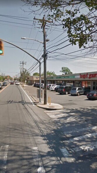131 Main St, East Rockaway, NY à louer - Photo du bâtiment - Image 3 de 23