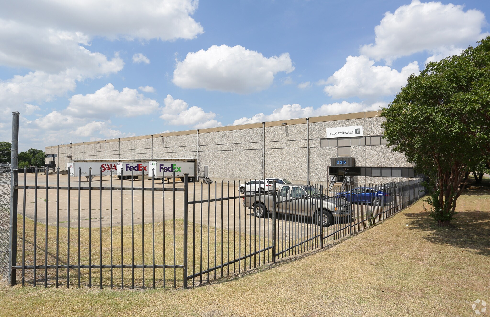 225 SW 14th St, Grand Prairie, TX for lease Primary Photo- Image 1 of 3