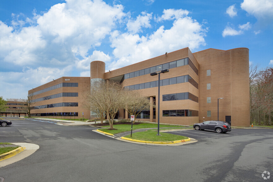 8619 Westwood Center Dr, Vienna, VA for lease - Building Photo - Image 2 of 6