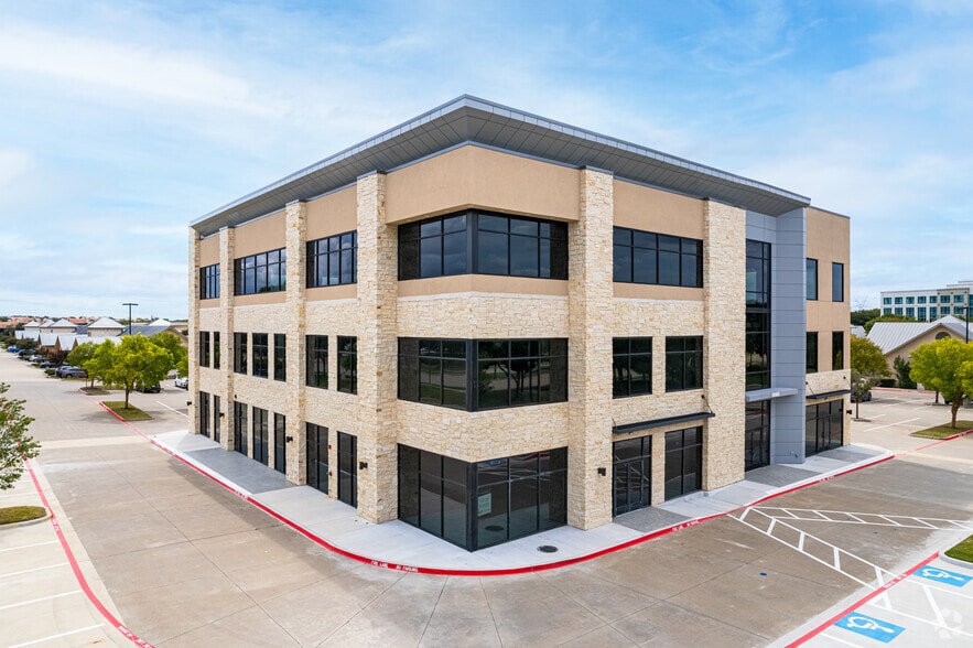 5060 Tennyson Pky, Plano, TX for sale - Primary Photo - Image 2 of 17