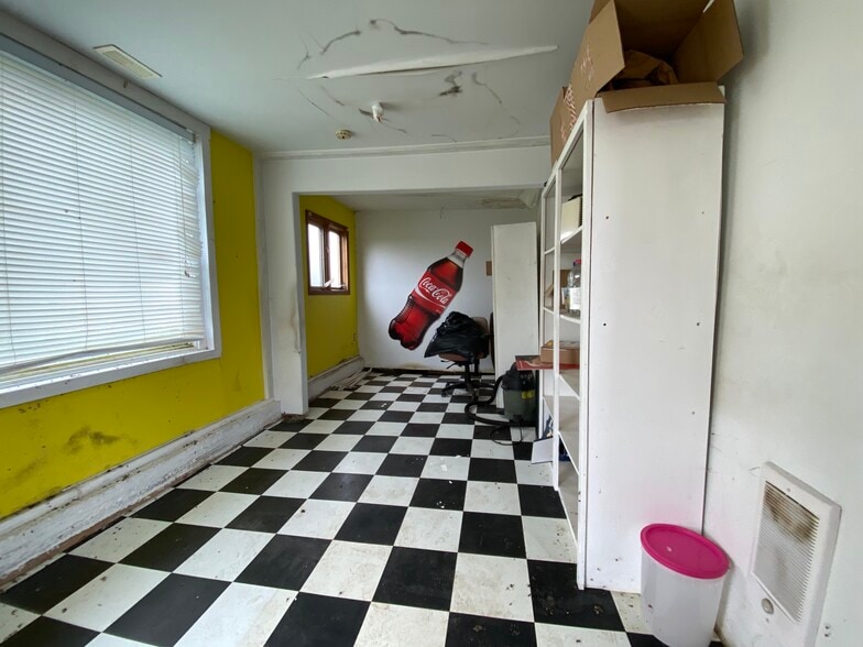 9281 Highway 215, Maitland, NS à vendre - Photo du bâtiment - Image 2 de 5
