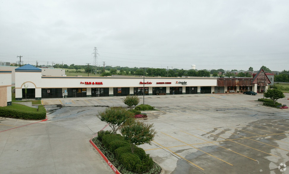 4613 Denton Hwy, Haltom City, TX for lease - Building Photo - Image 2 of 14