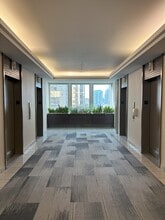 717 7th Ave SW, Calgary, AB à louer Photo du bâtiment- Image 2 de 9