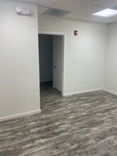 323 Sunny Isles Blvd, Sunny Isles Beach, FL for lease Interior Photo- Image 1 of 4