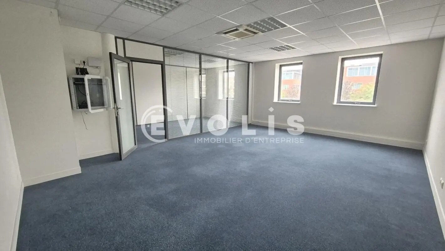 Office in Bussy-Saint-Georges for sale Interior Photo- Image 1 of 9