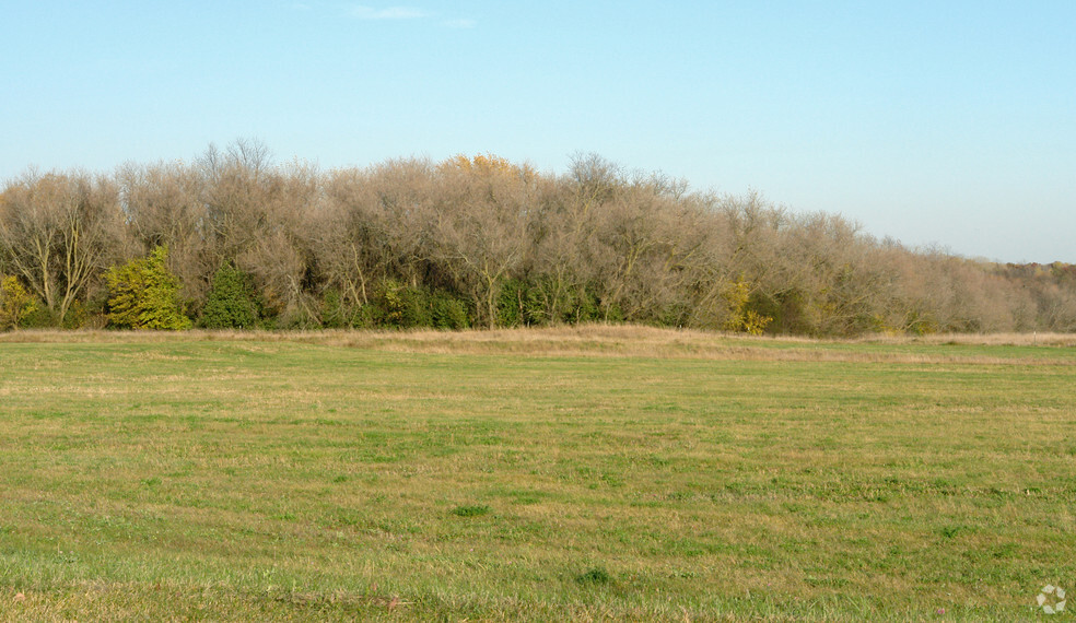 Corporate Cir, East Troy, WI à vendre - Photo du bâtiment - Image 1 de 3